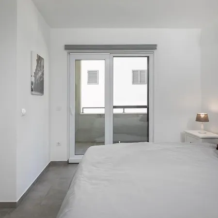 Апартаменты The View & Art Gallery Apartment, Free Parking Макарска