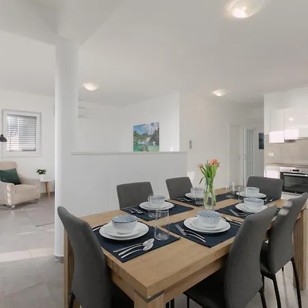Апартаменты The View & Art Gallery Apartment, Free Parking Макарска